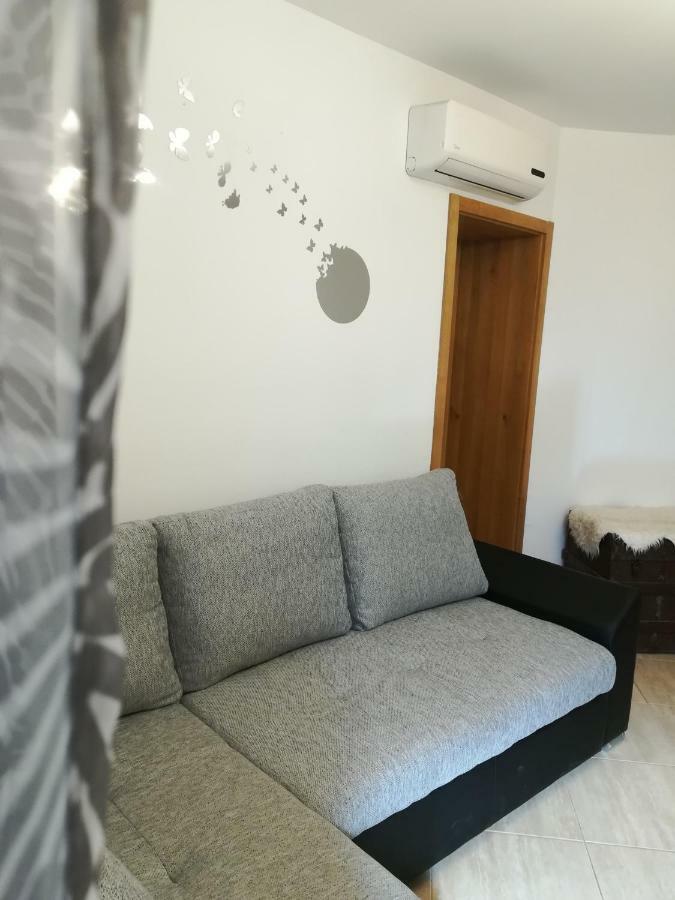 Apartman Nada Apartment Kornic Exterior photo